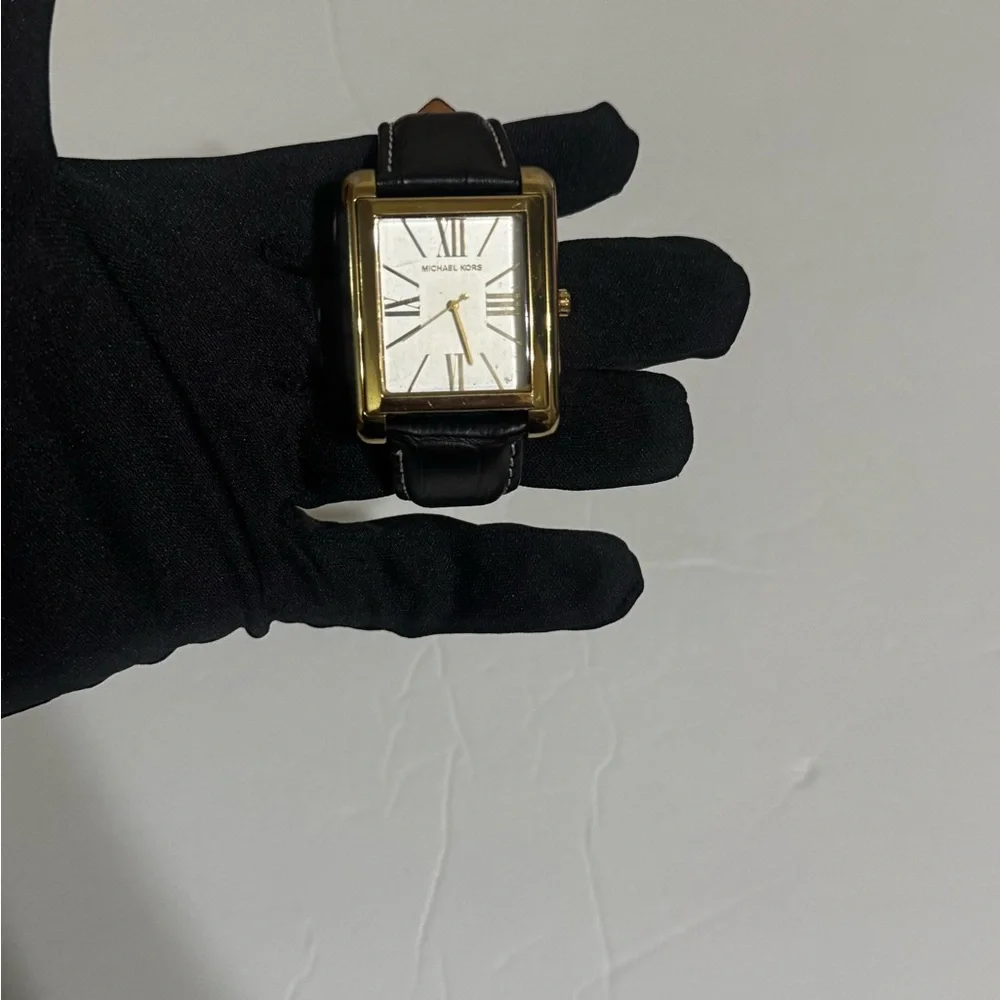 Michael Kors I Unisex Watch I Gold-Plated Case I Croc-Print Strap I Black